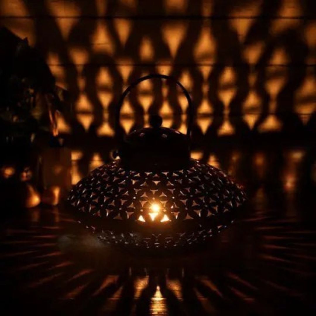 Iron Tea Light Handi with Handle Home & Table Decor Gift