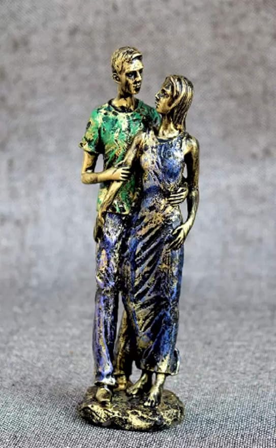 Handcrafted Romantic Couple Decorative Showpiece