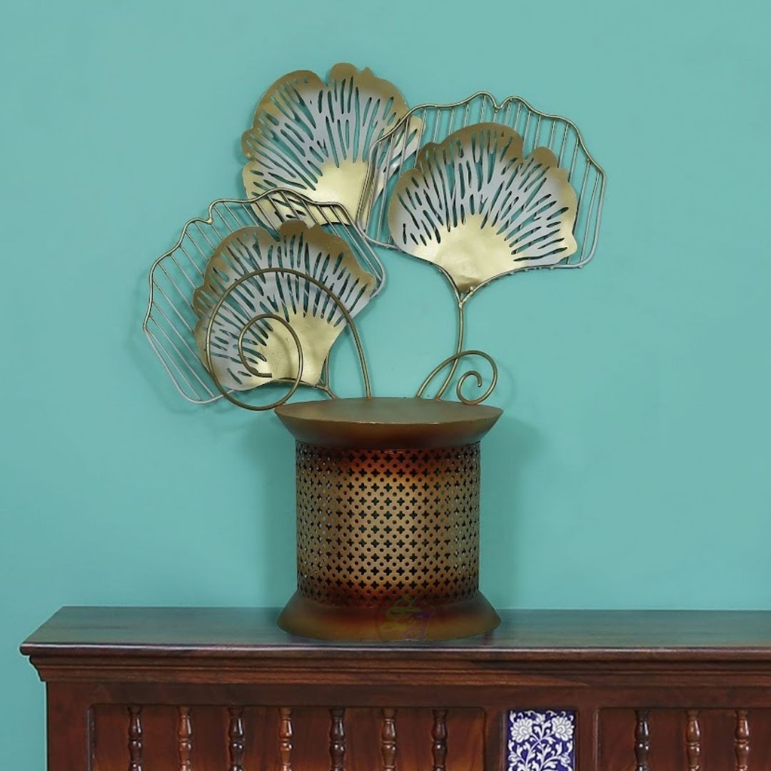 Golden Brass Pan Leaf Showpiece for Cafe, Restaurant and Home